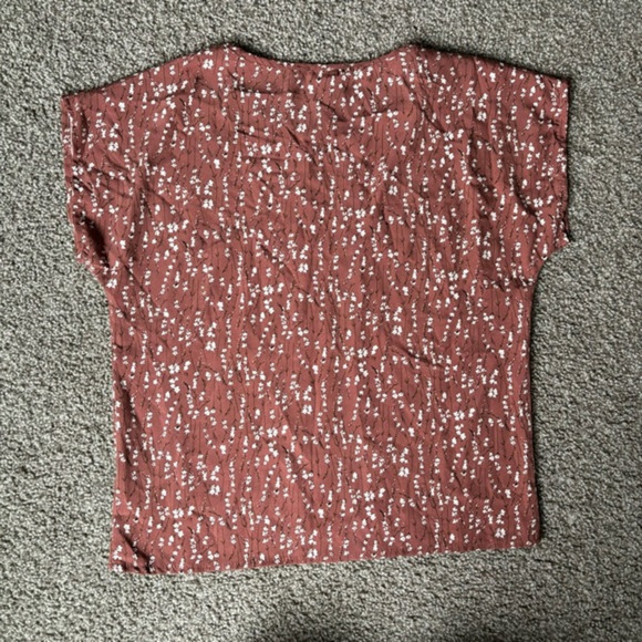 Shein Dainty Floral Blouse Tee Shirt Sz XS Lightweight - Picture 3 of 3